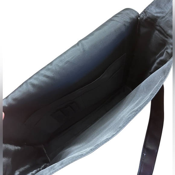 HUGO Unisex Messenger Bag - Picture 3 of 11